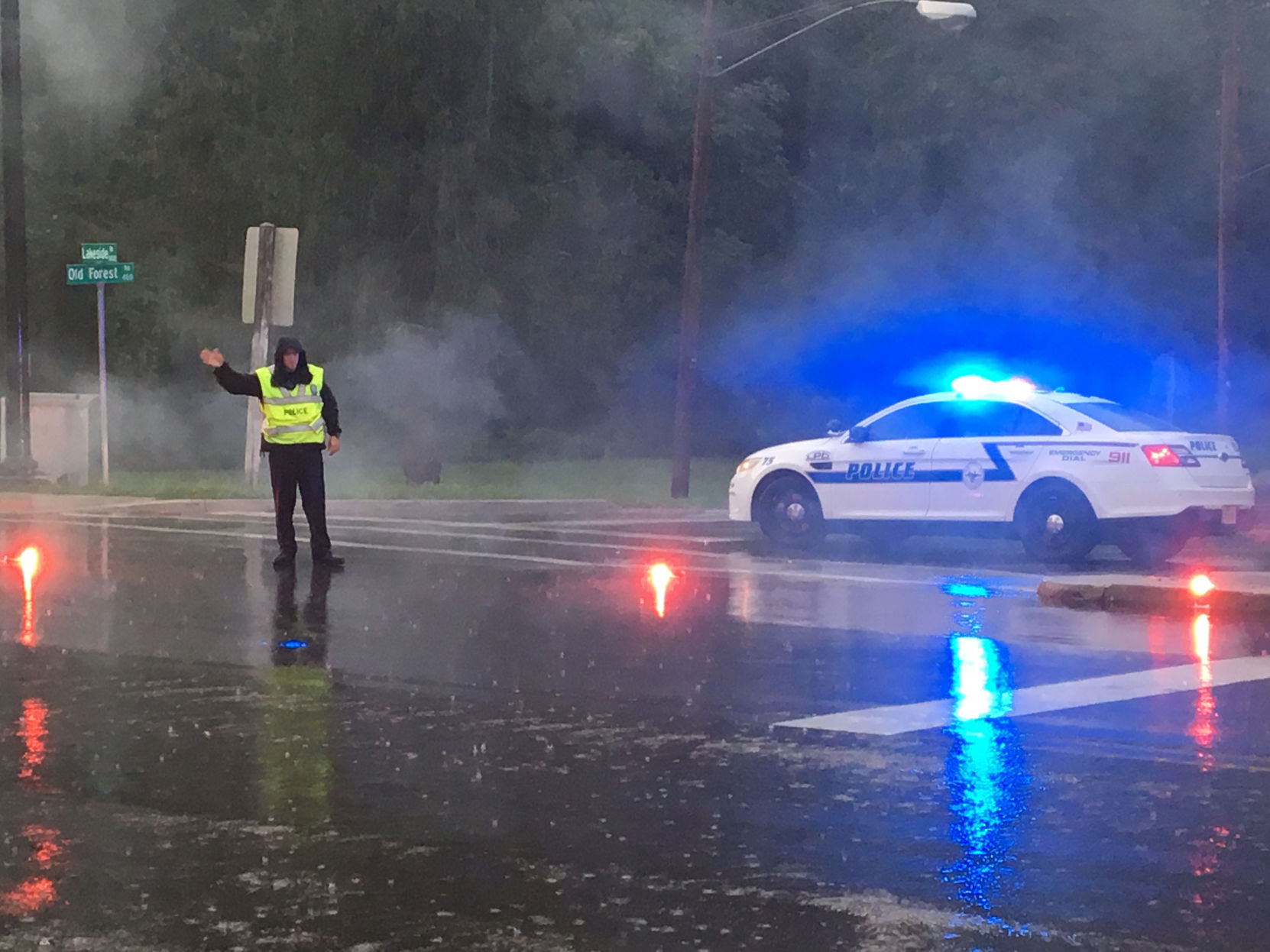 LNA 0802 flooding police 2.jpg